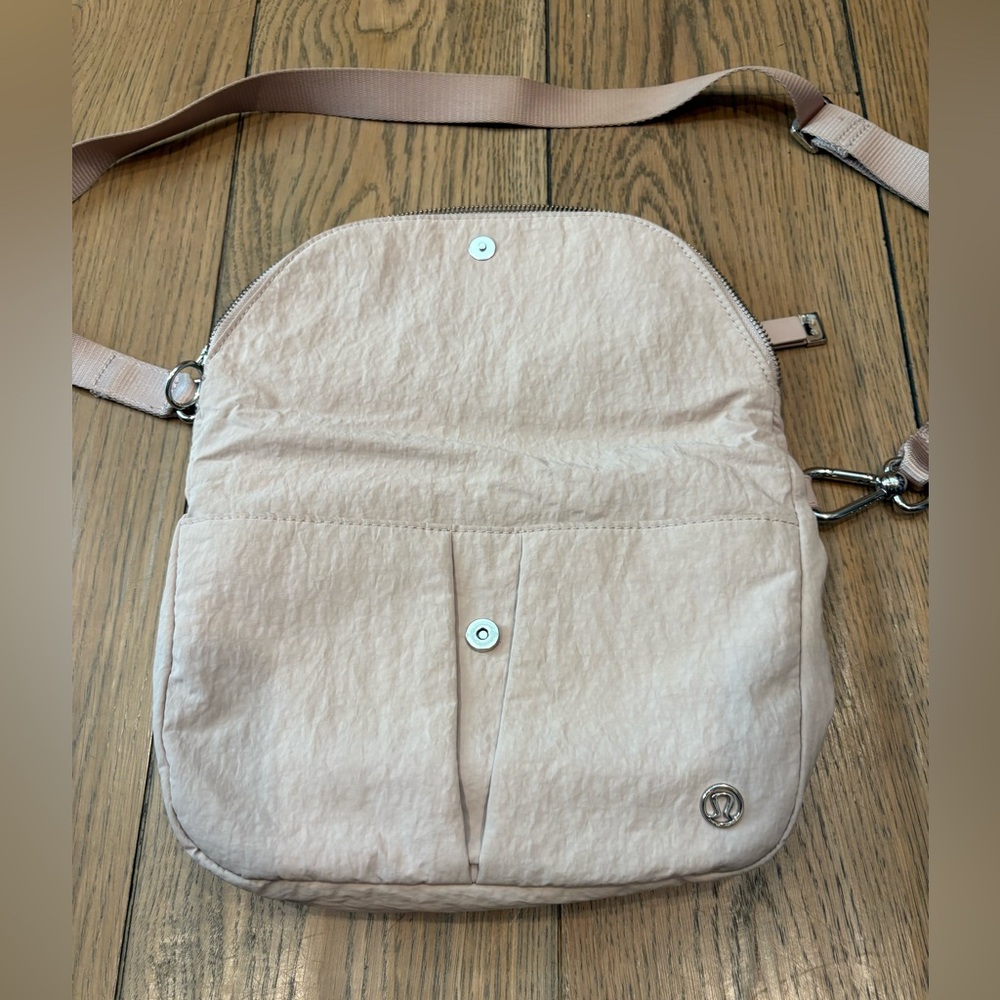 Lululemon Festival Bag -  Light Pink Crossbody Bag 5L - Picture 3 of 7